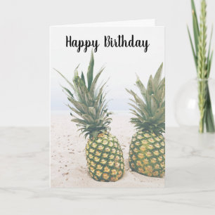 Carte Photo de 2 ananas sur une plage