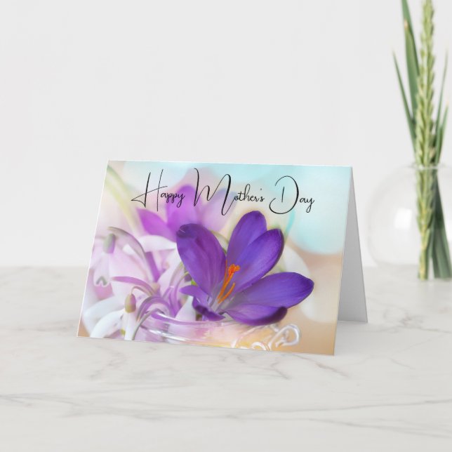 Carte Photo d'un crocus de printemps violet pour la fête (Devant)