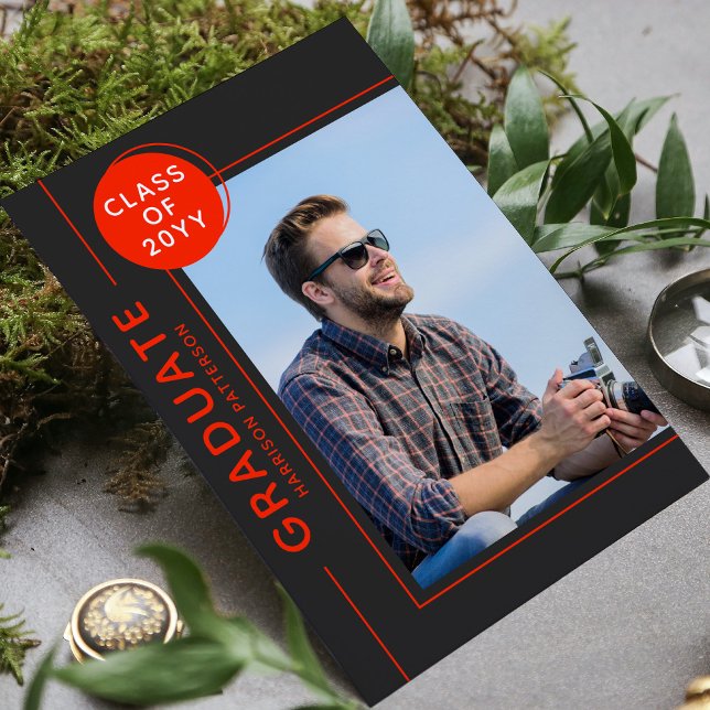 Carte Photo Graduation Party Script moderne Gris rouge (Créateur téléchargé)