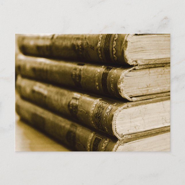 Carte Postale A Stack of Old Books (Devant)