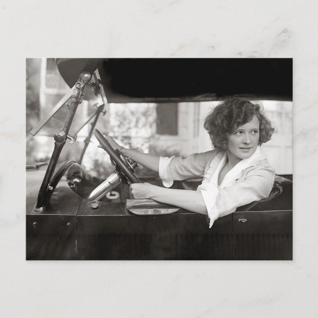 Carte Postale Actrice derrière la roue, 1921 (Devant)