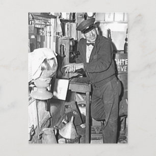 Carte Postale Agent de station-essence Vintage Millburg Michigan