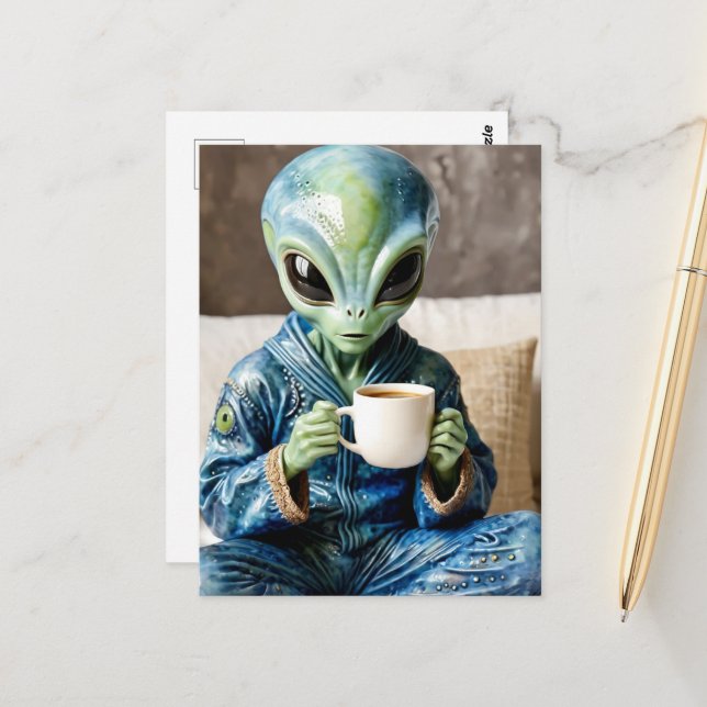 Carte Postale Alien en PJ bleu avec café (Devant/Arrière en situation)