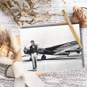 Carte Postale Amelia Earhart Photo Noir et Blanc, Anniversaire d