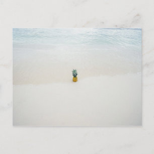 Carte Postale Ananas unique sur la plage