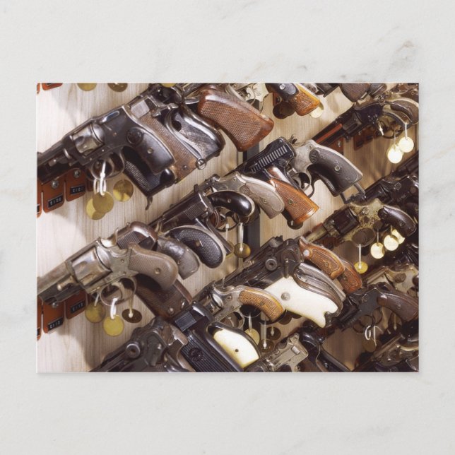 Carte Postale Armes confisquées au siège du FBI (Devant)