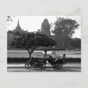 Carte Postale Avant le musée B&W