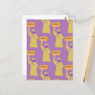 Carte postale avec une femme afghane tenant un pan