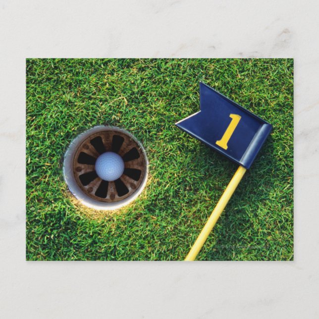 Carte Postale balle de golf dans le trou (Devant)