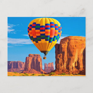 Carte Postale Ballons à air chaud coloré au-dessus des rochers C
