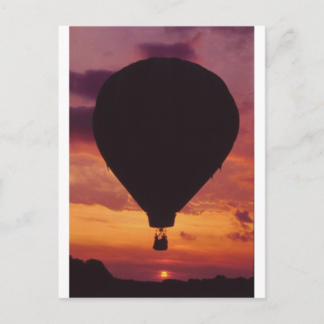 Carte Postale Balloon à air chaud en silhouette contre un couche (Devant)