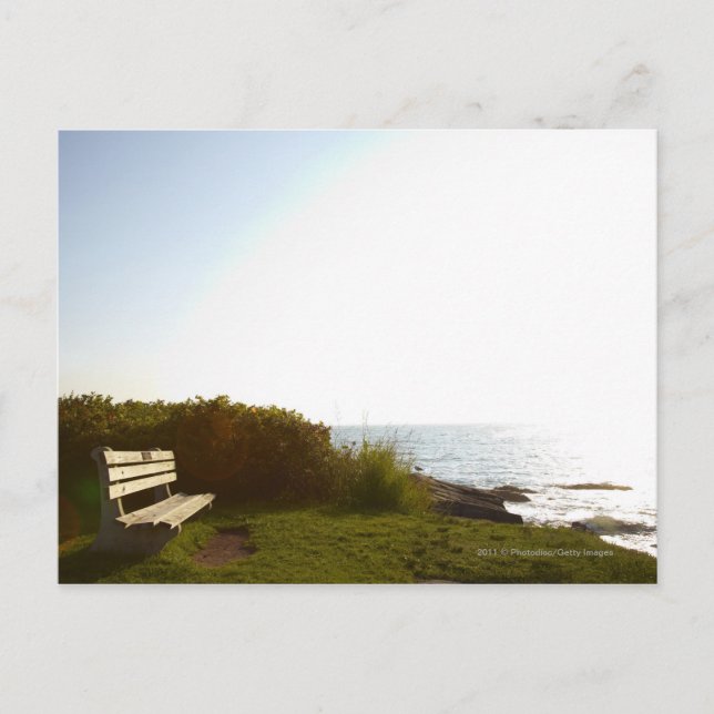 Carte Postale Banc de parc donnant sur l'océan Atlantique (Devant)