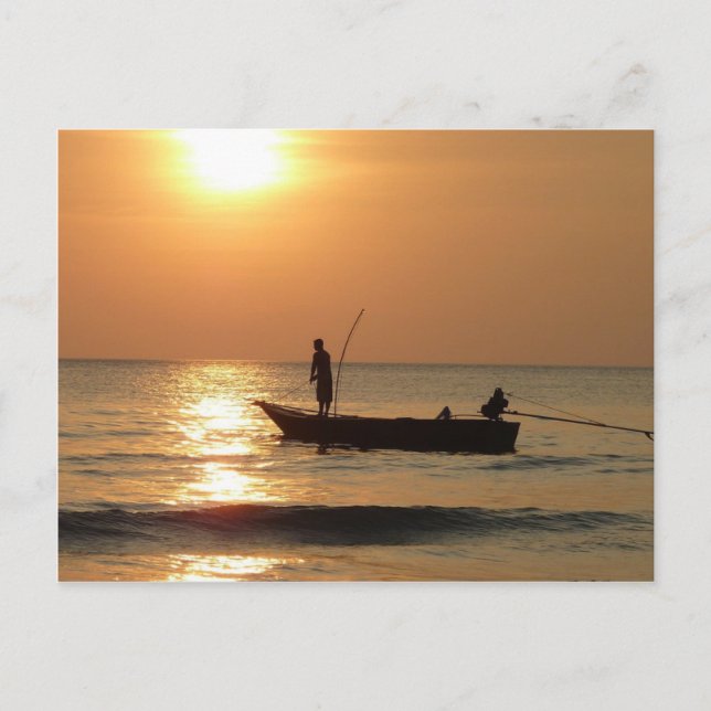 Carte Postale Bateau de pêche au coucher du soleil (Devant)