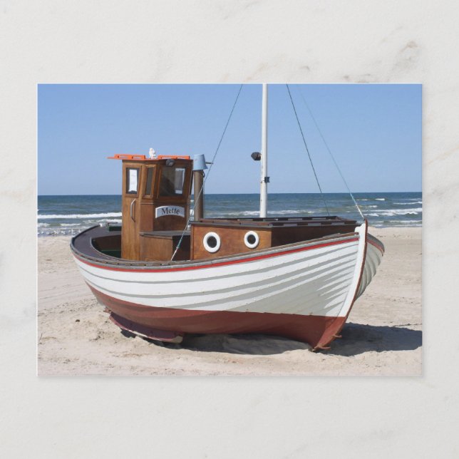 Carte Postale Bateau de pêche nautique assis sur Sandy Ocean Bea (Devant)