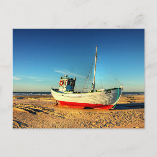 Carte Postale Bateau océanique sur la plage de sable