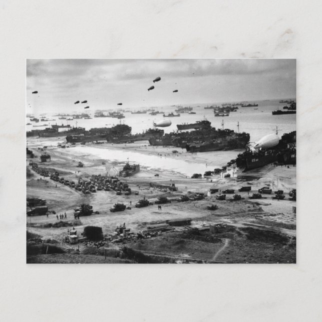 Carte Postale Bateaux d'atterrissage transportant du fret sur la (Devant)