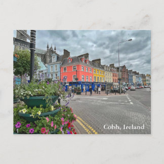 Carte Postale Bâtiments colorés le long de Main Street Cobh, Irl