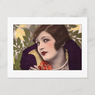Carte Postale Beauté victorienne en manteau violet