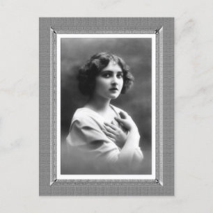 Carte Postale Beauté vintage - Coeur protégé - en noir et blanc