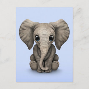 Carte Postale Bébé mignon Eléphant Calf assis, bleu clair