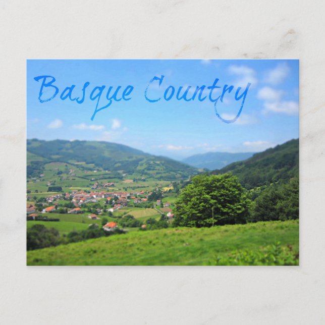 Carte Postale Bel Village Spansh dans la campagne basque (Devant)