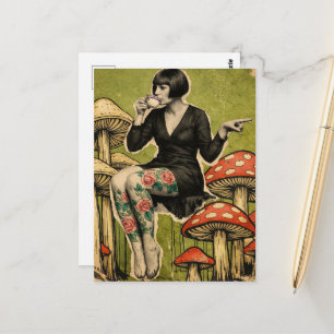 Carte Postale Belle Dame Boit du Thé Assise sur des Champignons