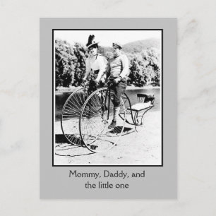 Carte Postale Belle Epoque histoire du vélo, 2 adultes et bébé