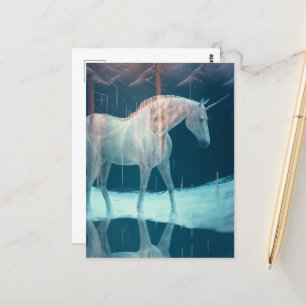 Carte Postale Belle licorne dans un paysage gelé