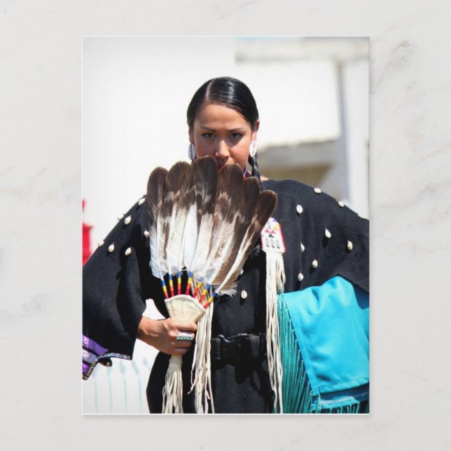 Carte Postale Belle photo d'une danseuse de pluie (Devant)