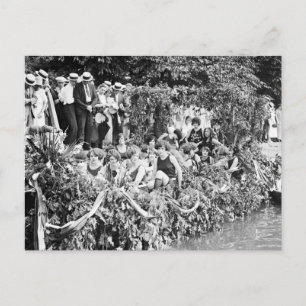 Carte Postale Belles filles de canoë, 1924