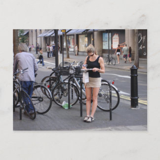 Carte Postale Bicyclette minijupe