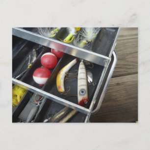 Carte Postale Boîte à outils de pêche sur le pont de bois