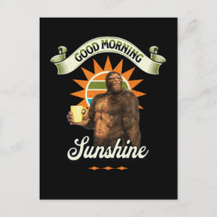 Carte Postale Bonjour Soleil Sasquatch Boit du Café