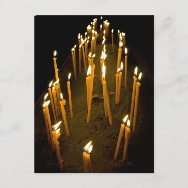 Carte Postale Bougies allumées dans une église, Arménie (Devant)