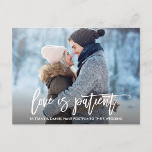 Carte Postale Brush Script Mariage Postponed L'amour est patient
