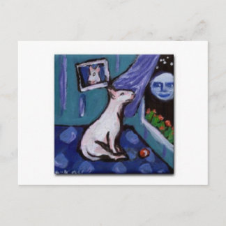 Carte Postale Bull Terrier hypnotisé par la grande lune souriant
