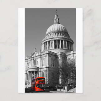 Carte Postale Bus rouge à la cathédrale Saint-Paul