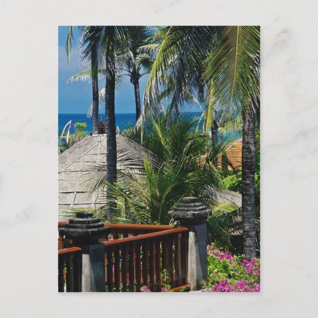 Carte Postale Cabanes rouges en chaume au bord de la plage, Nusa (Devant)