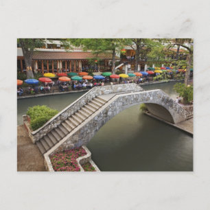 Carte Postale Café en plein air le long de la River Walk et pont