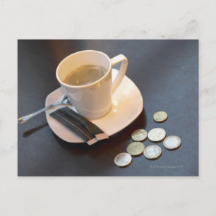 Carte Postale Café et argent sur une table