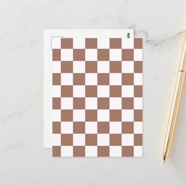 Carte Postale Carrés Checker mocha brun blanc géométrique rétro (Devant/Arrière en situation)