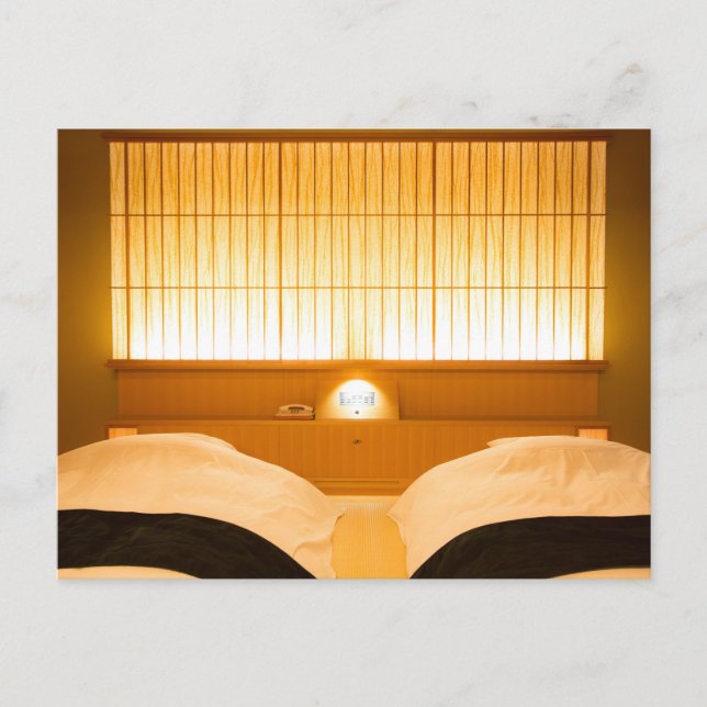 Carte Postale Chambre d'un hôtel de style japonais (Devant)