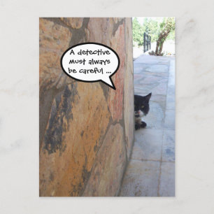 Carte Postale CHAT DÉTECTIF DERRIÈRE LE MUR DE PIERRE / Fête des