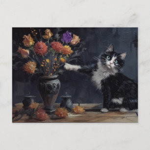 Carte Postale Chat noir et blanc assommant le vase de table
