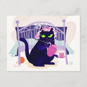 Carte Postale Chat noir grincheux dans un casquette endormi