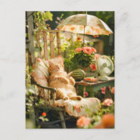 Chat se détendant dans une chaise de pont sous un 