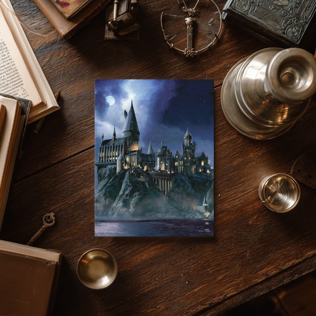 Carte Postale Château Harry Potter | Hogwarts au clair de lune (Postcard on simulated table)