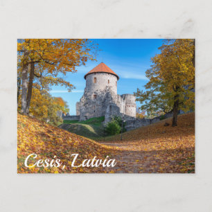 Carte Postale Château médiéval entouré de forêt