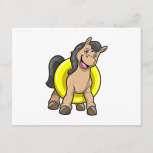 Carte Postale Cheval à la plage avec anneau de natation