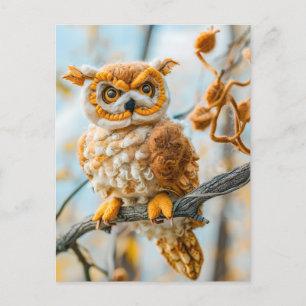 Carte Postale Chouette assise sur une branche